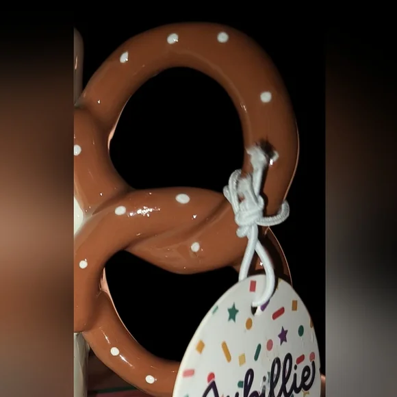 Hand Painted Pretzel Handle Ceramic Mug NWT - Picture 4 of 8